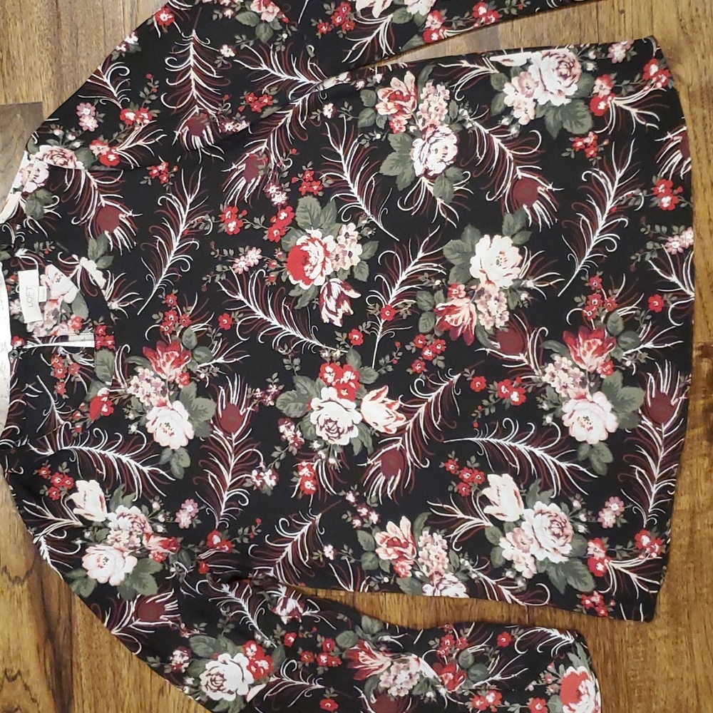Womens Loft black floral top with bell sleeves size XS - Picture 2 of 7